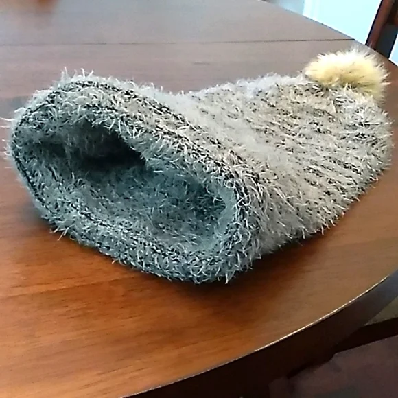 NWOT Bearpaw 2 in 1 Knit Scarf Hat with Pompom - Picture 8 of 8